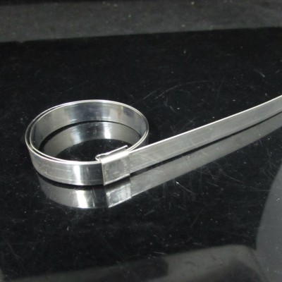 Punch-Lok Stainless Steel 1-3/8'' x 3/8'' x 0.024''