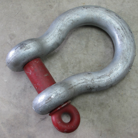 Shackle 2 1/2" Crosby 55T Screw Pin Galv G-209
